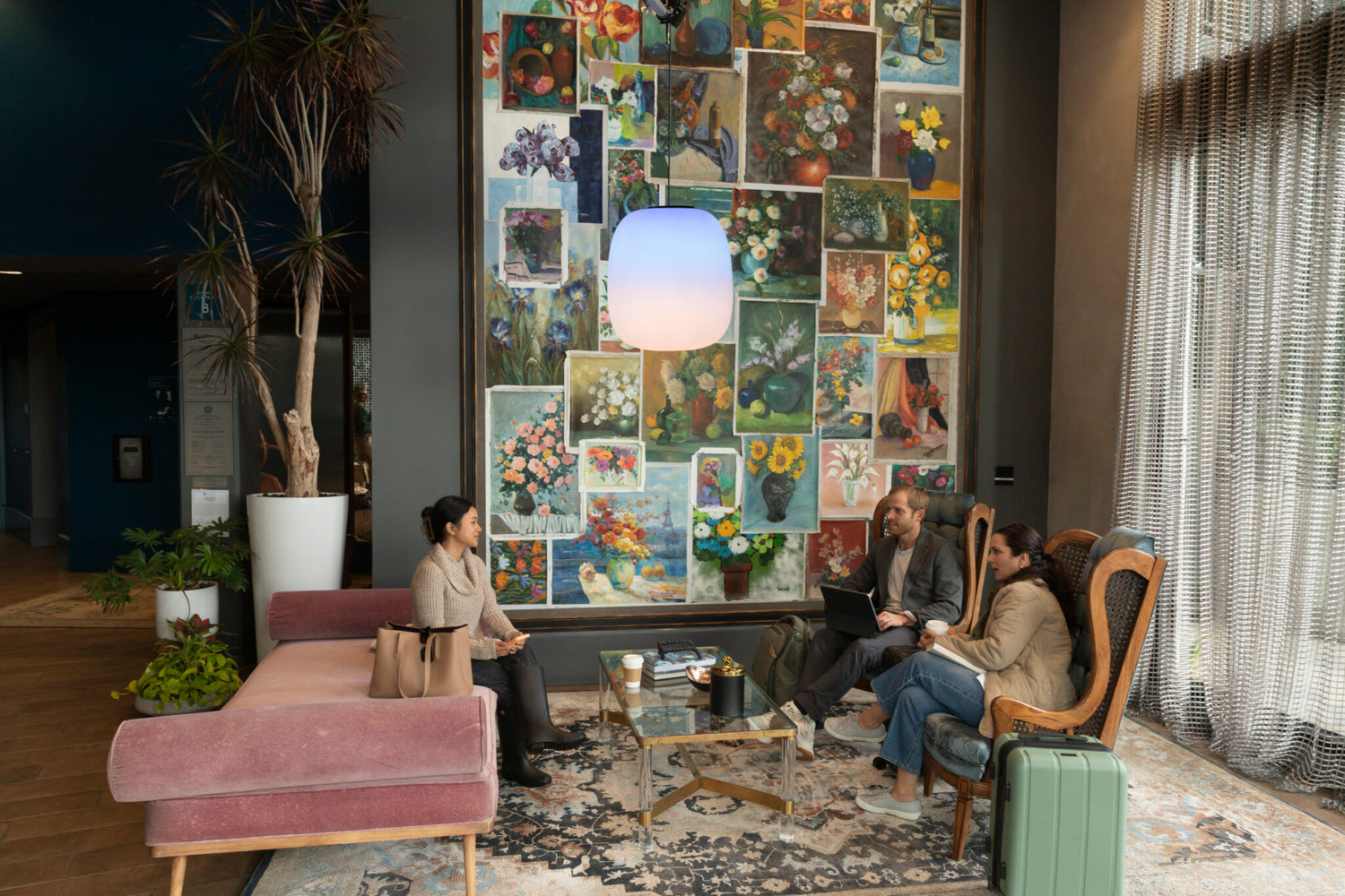 Skyview pendant for hospitality